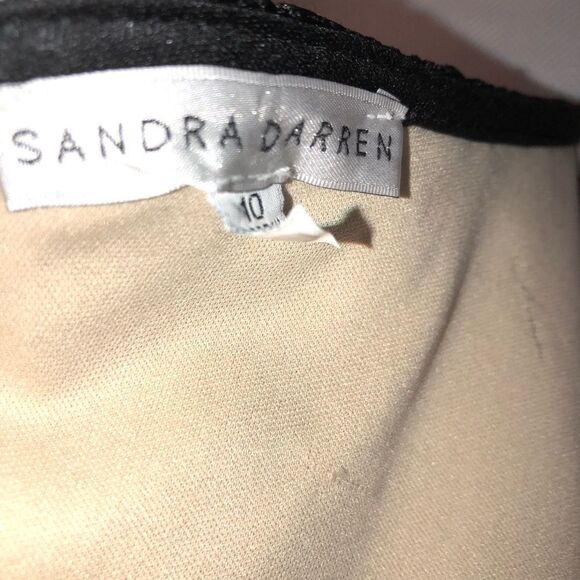 Sandra Darren Black Lace Overlay Tan Lining 3/4 Length Sleeves Sheath Dress 10 - Picture 5 of 7